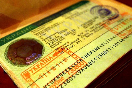 Иностранцы смогут оплатить визу прямо в аэропорту
